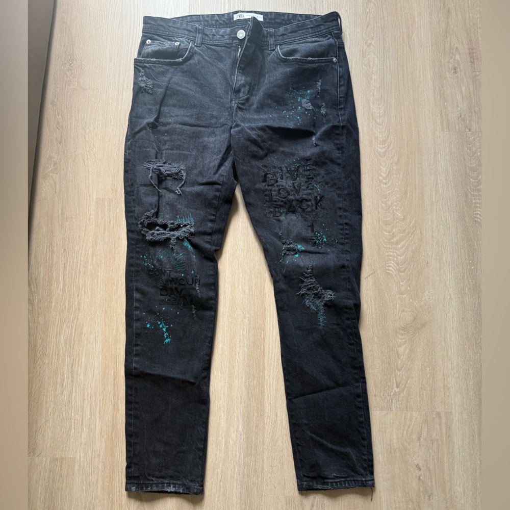 Zara Black Skinny Jeans with Stretch and Distressed Look
